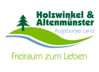 Abbildung Logo grüner Baum mit Wiese 